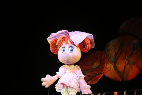 Один волк, два охотника и три поросёнка